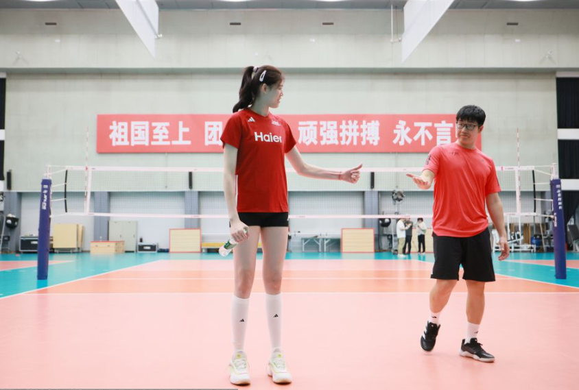 通过B体育入口掌控体育动态